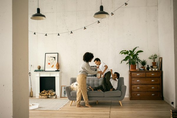 Suspensions en porcelaine : l'éclat du fait main portugais